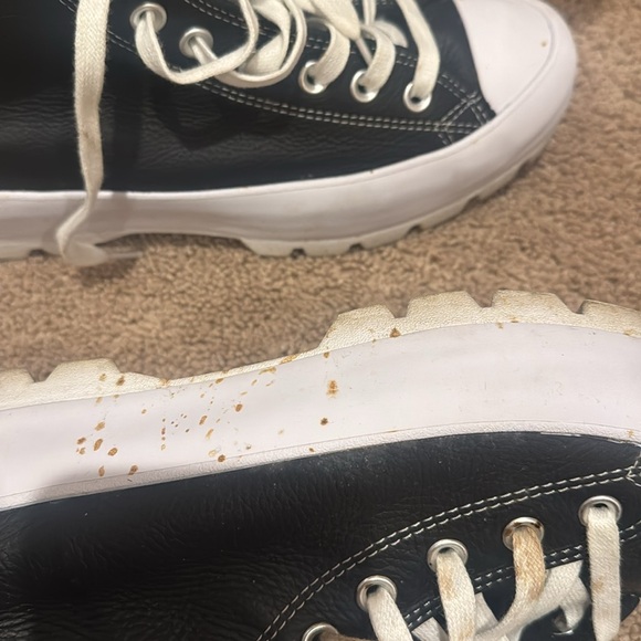 Converse with box - Picture 3 of 3